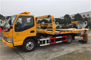 桦川哪里有拖车服务